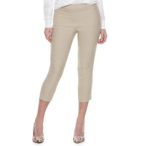 NWT: Elle Sand Capris Size Large
